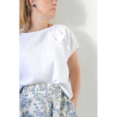 Blusa Diritta con spilla •...